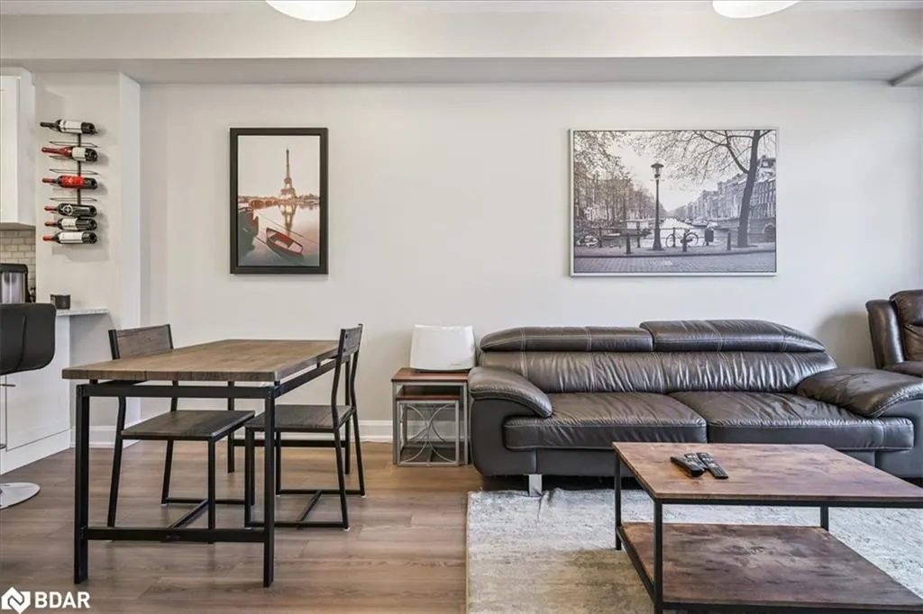216 Oak Park Boulevard, #414