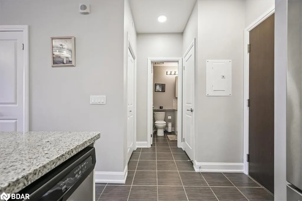 216 Oak Park Boulevard, #414