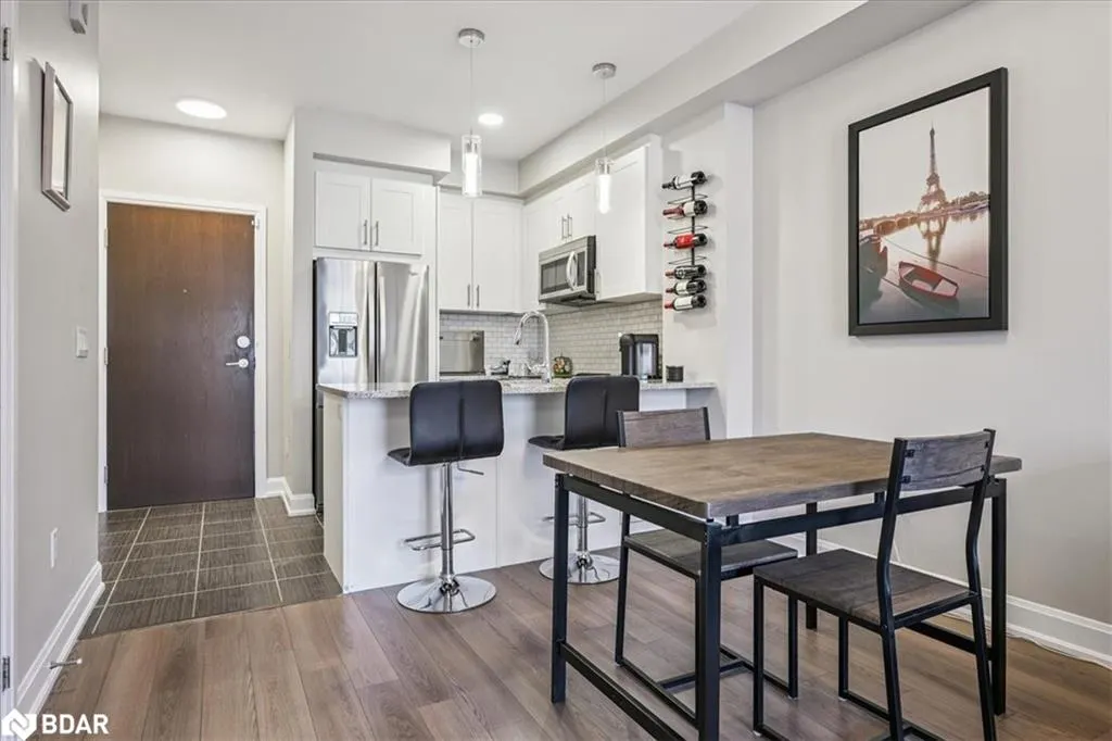 216 Oak Park Boulevard, #414