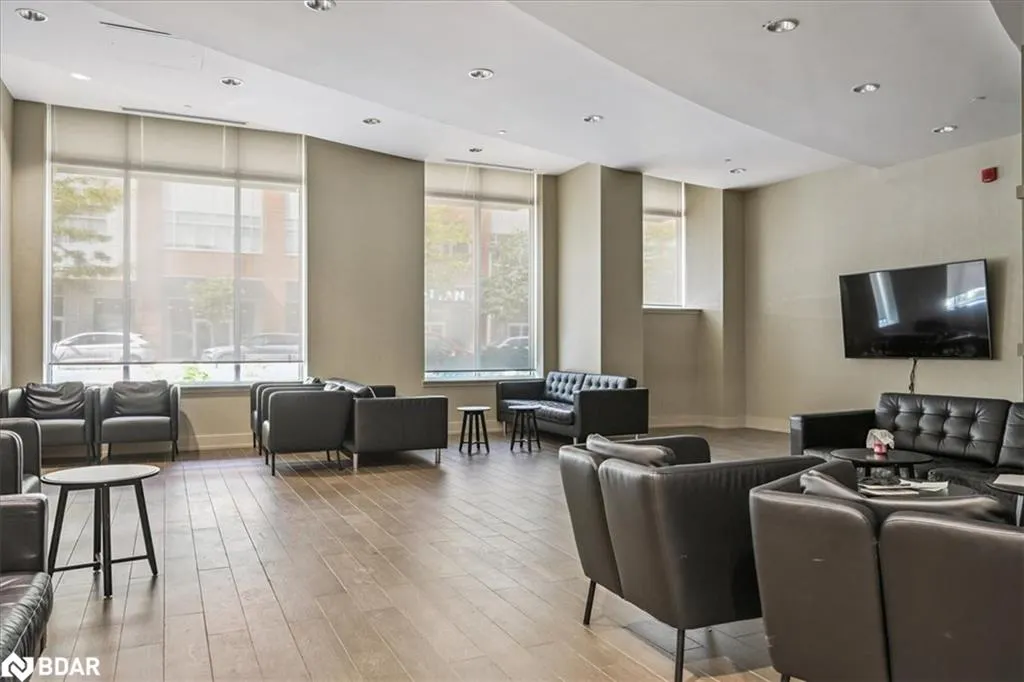 216 Oak Park Boulevard, #414