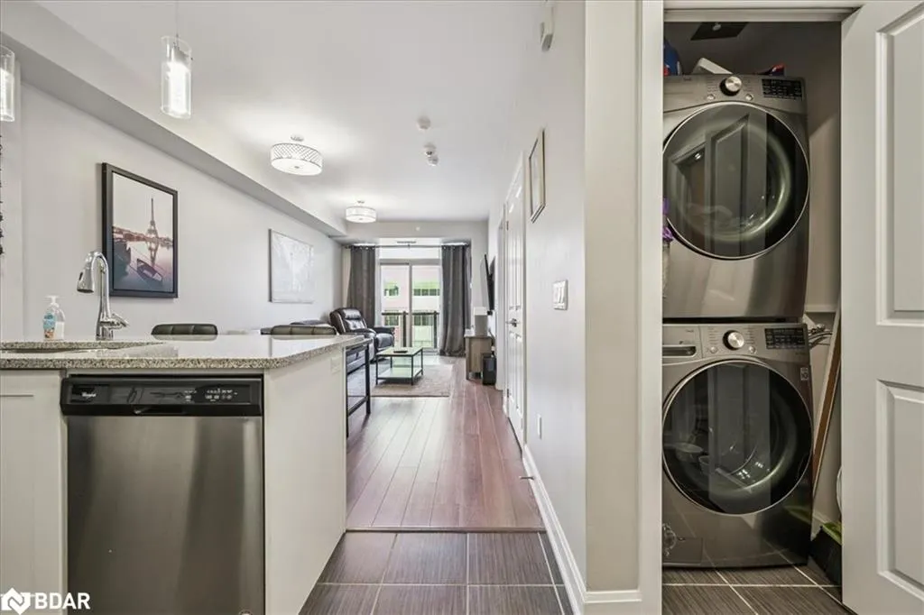 216 Oak Park Boulevard, #414