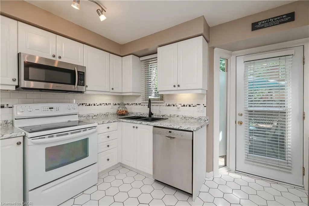895 Maple Avenue, #132
