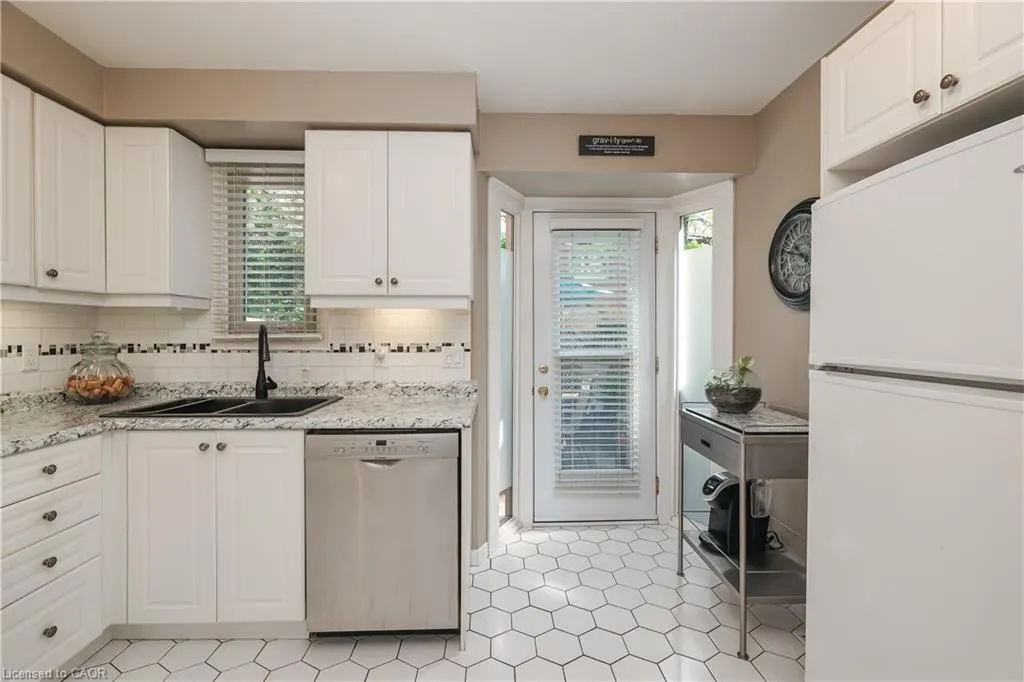 895 Maple Avenue, #132