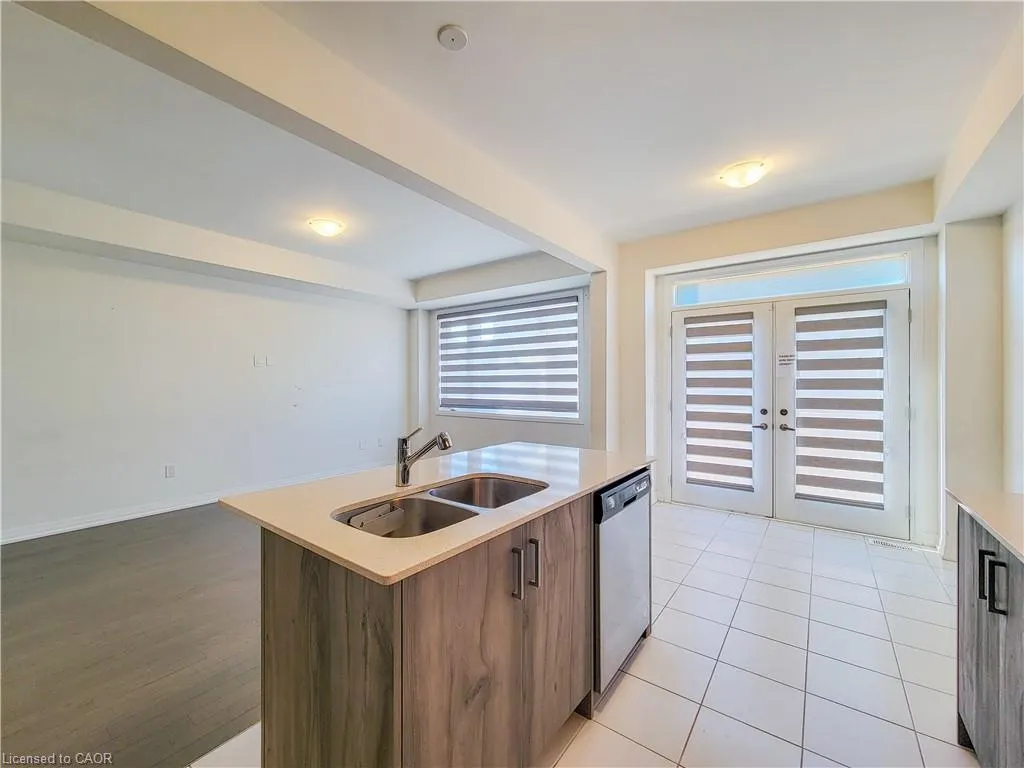 10 Freedom Crescent, #4