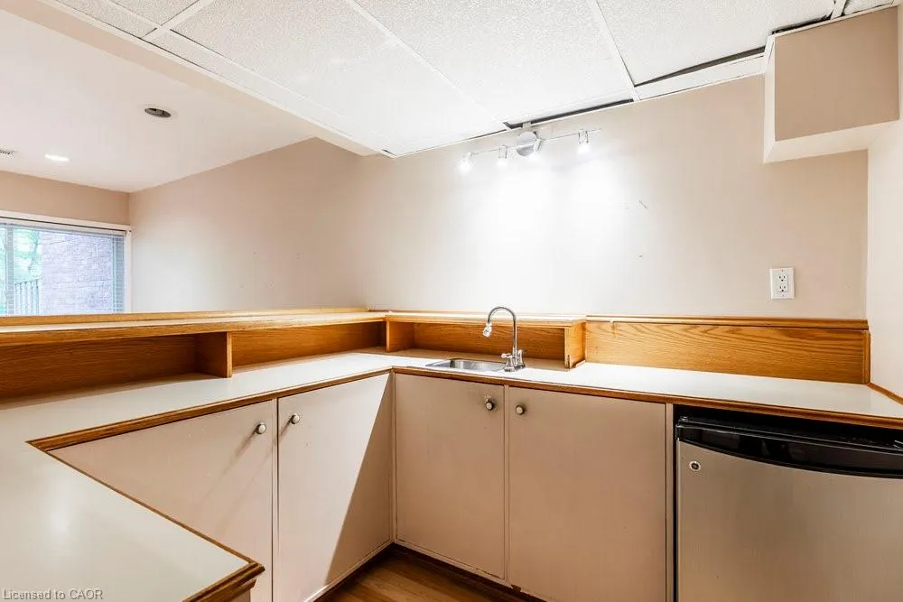 1556 Kerns Road, #3