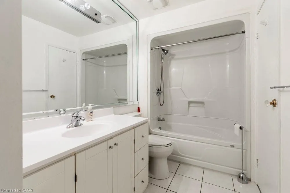 1556 Kern's Road, #3