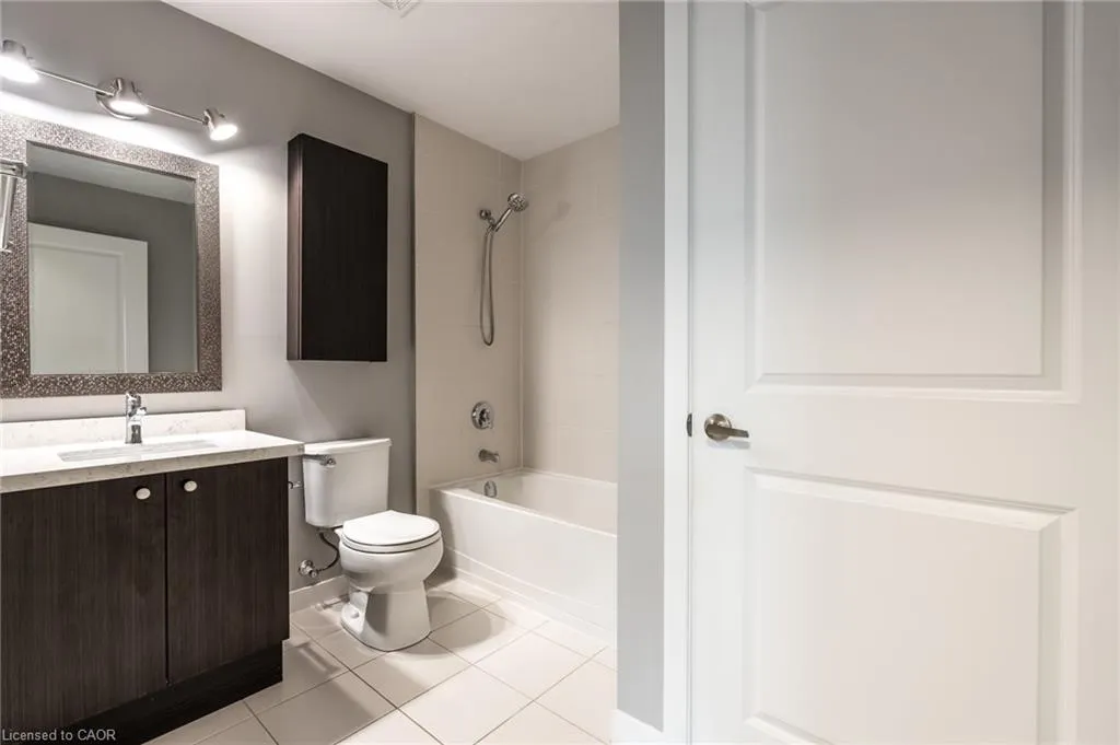 85 Robinson Street, #304