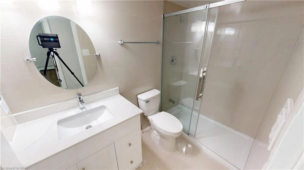 3189 King Street E, #305