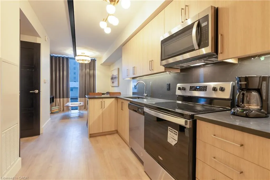 145 Columbia Street W, #1027