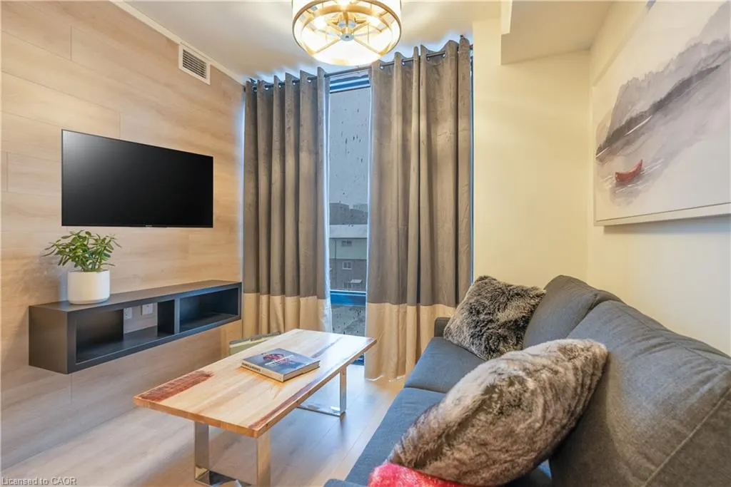 145 Columbia Street W, #1027