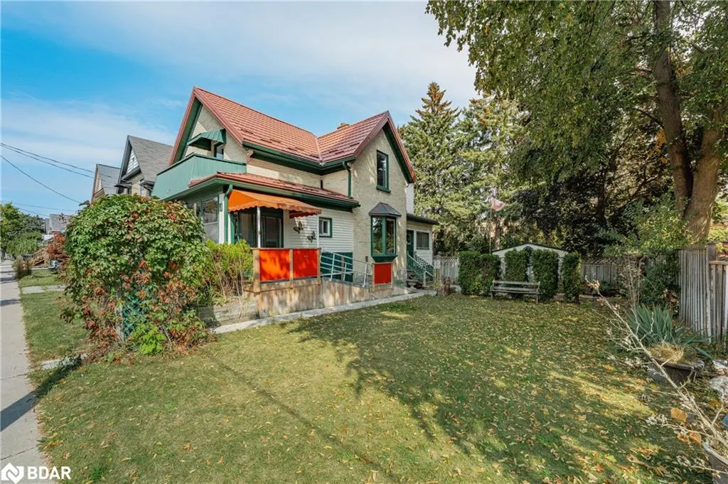 6 Theresa Street