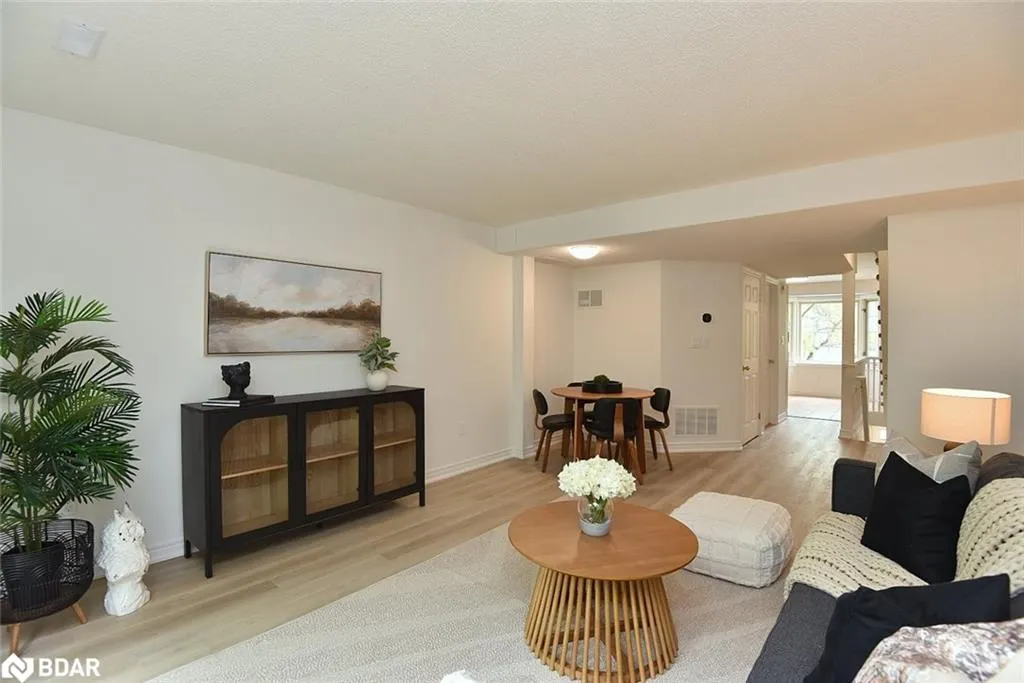 4045 Upper Middle Road, #14