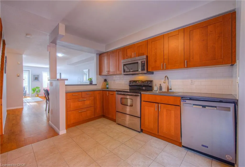 895 Maple Avenue, #502