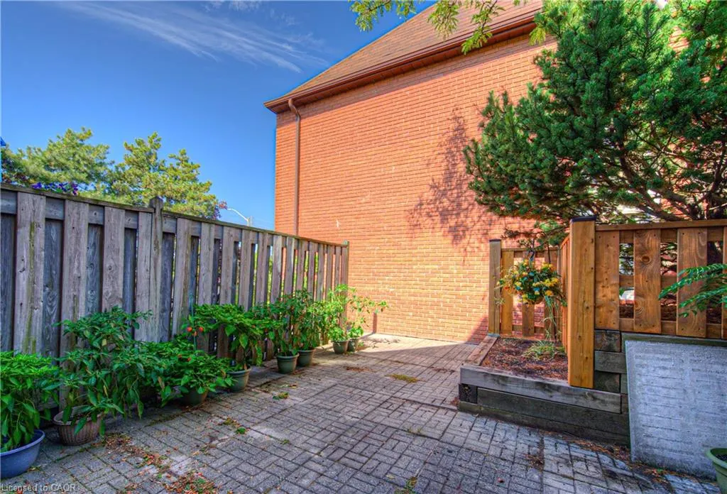 895 Maple Avenue, #502