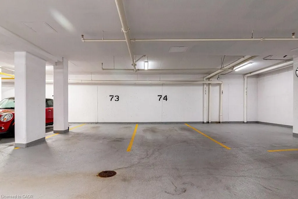 81 Robinson Street, #203