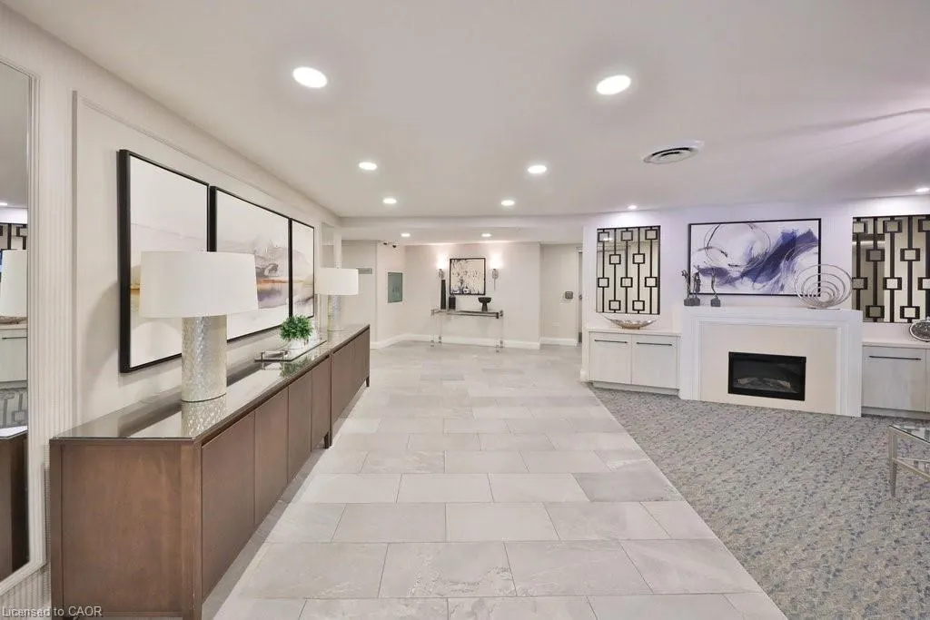 1230 Marlborough Court, #305