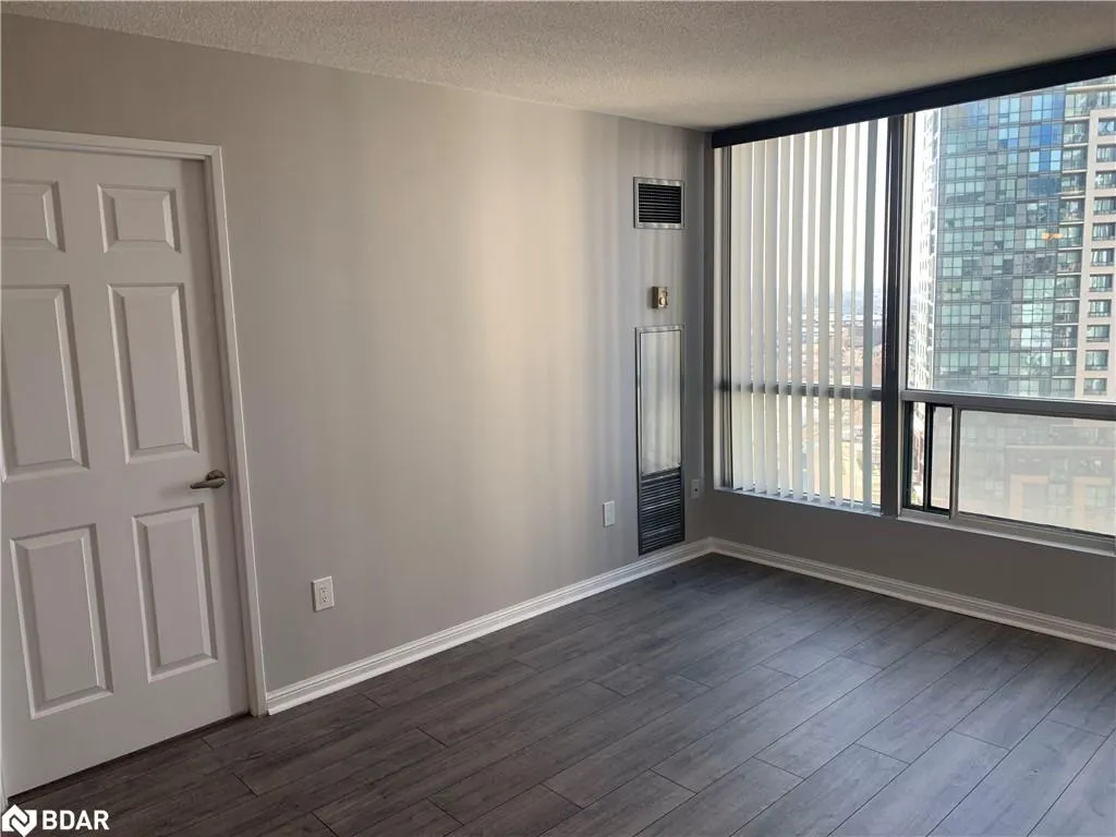 101 Subway Crescent, #1414