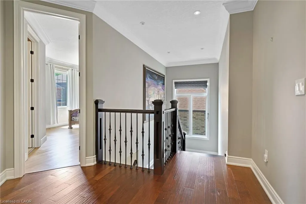 258 Edgewater Crescent, #8