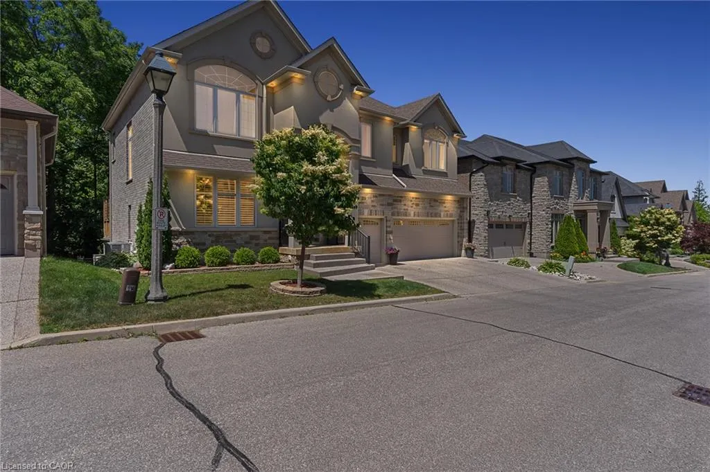 258 Edgewater Crescent, #8