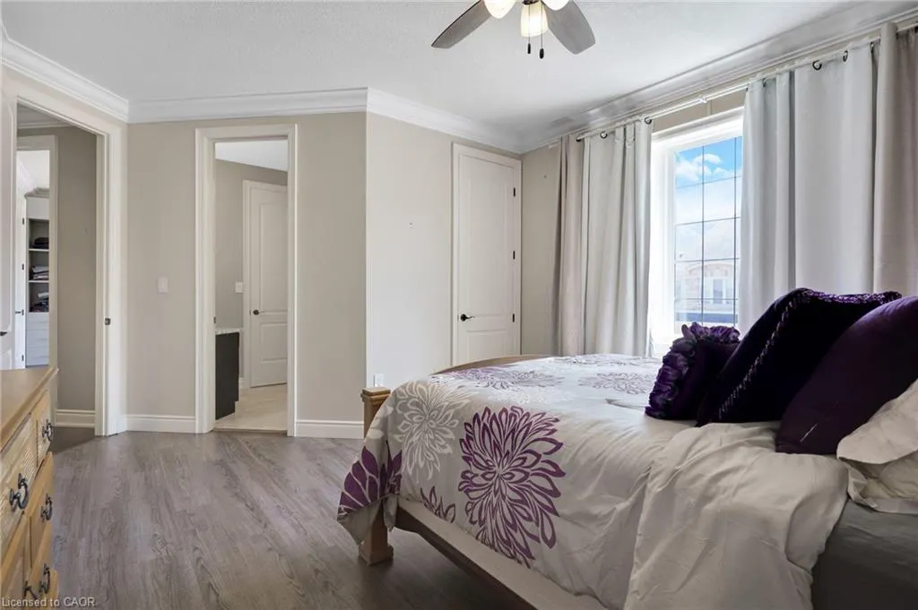 258 Edgewater Crescent, #8