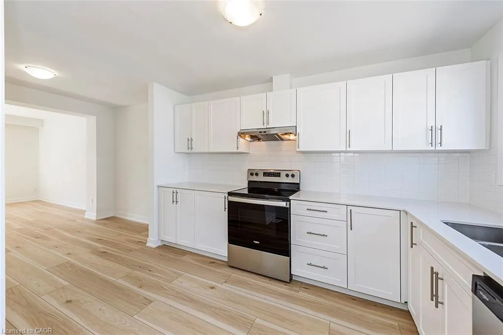20 Anna Capri Drive, #8