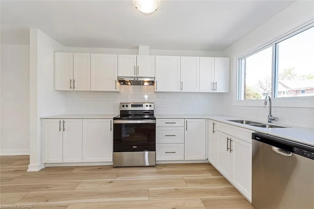 20 Anna Capri Drive, #8