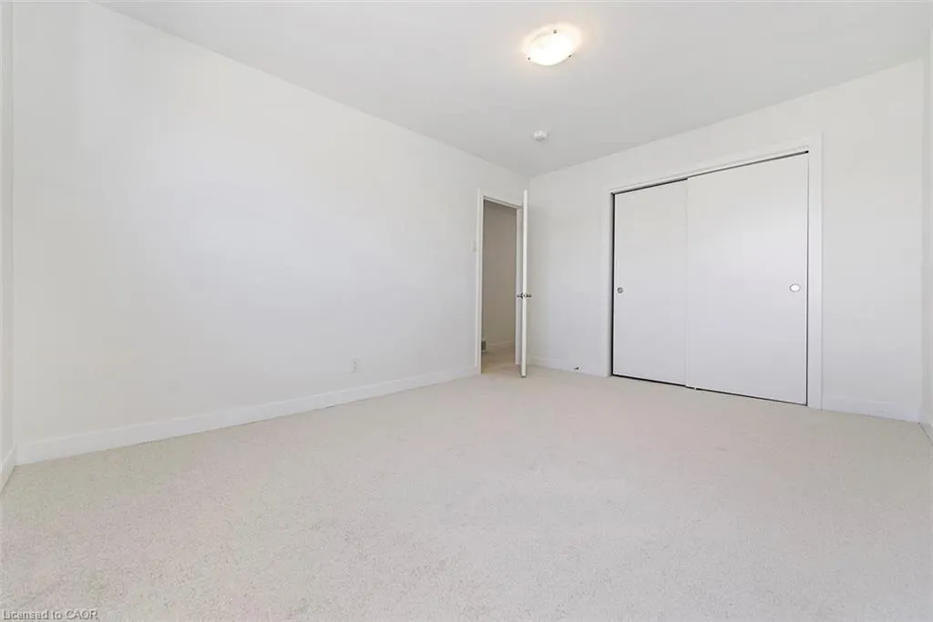 20 Anna Capri Drive, #8