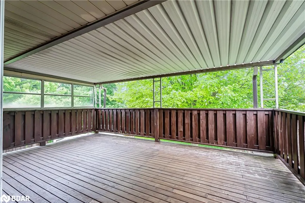 95 Ripplewood Crescent