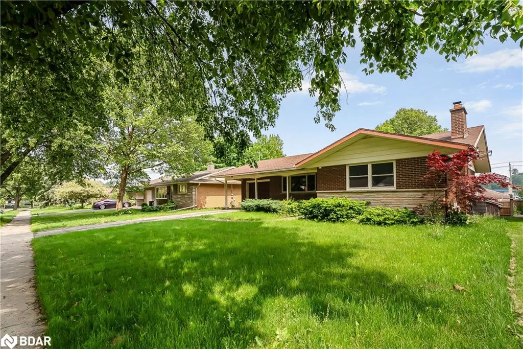 95 Ripplewood Crescent