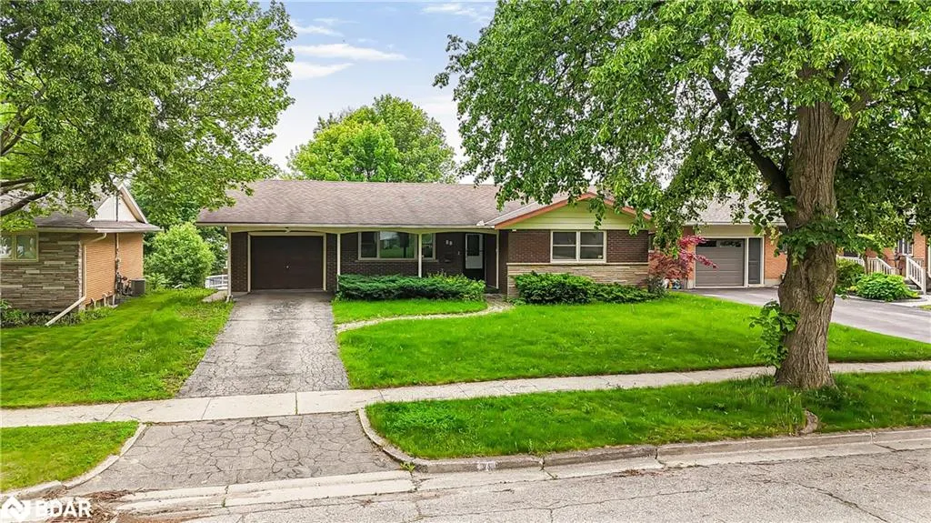 95 Ripplewood Crescent