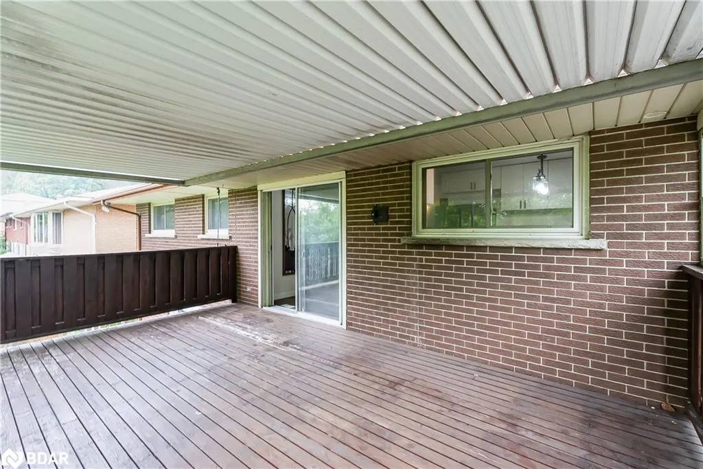 95 Ripplewood Crescent
