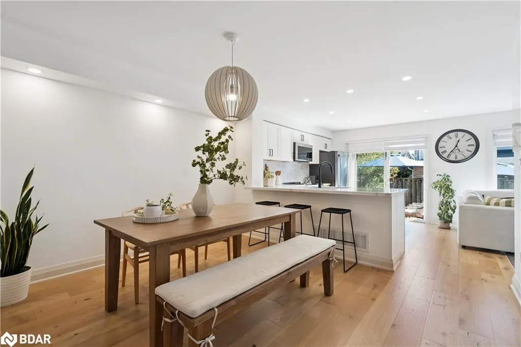 2438 Baintree Crescent