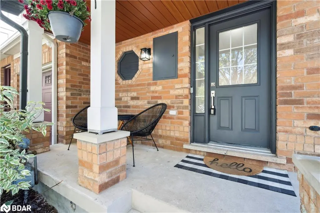 2438 Baintree Crescent