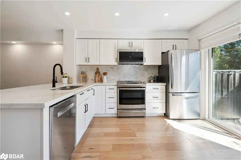 2438 Baintree Crescent