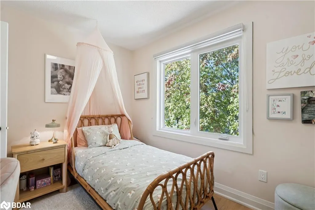 2438 Baintree Crescent
