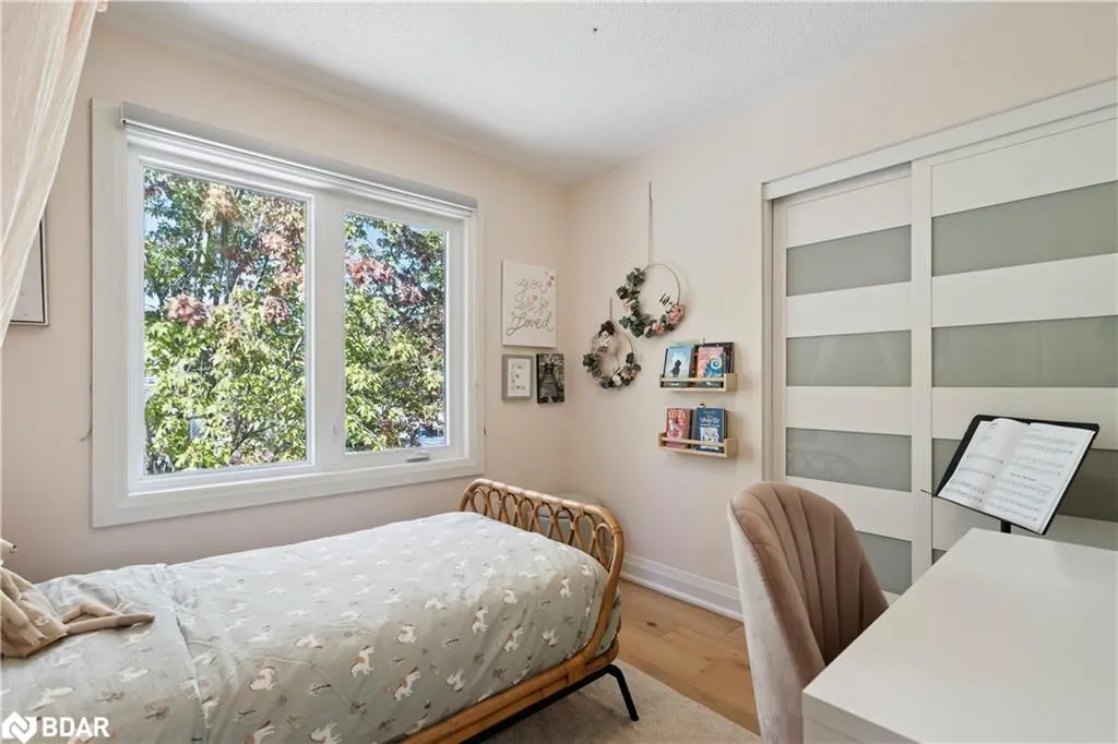 2438 Baintree Crescent