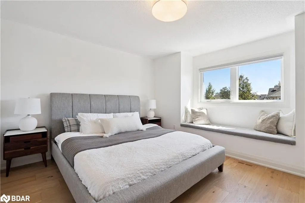 2438 Baintree Crescent