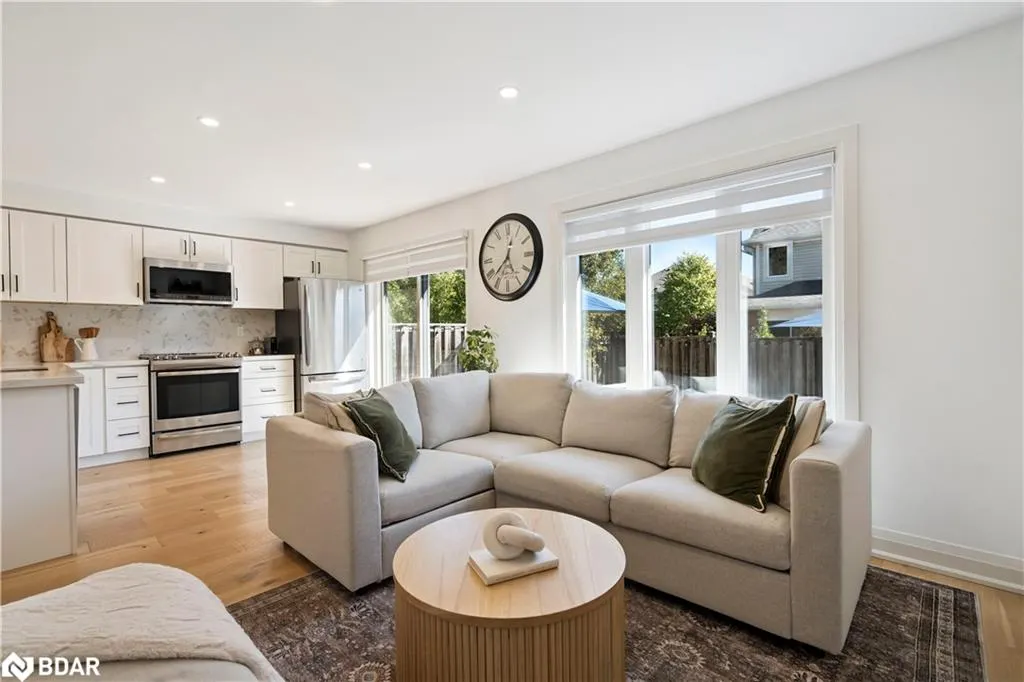 2438 Baintree Crescent