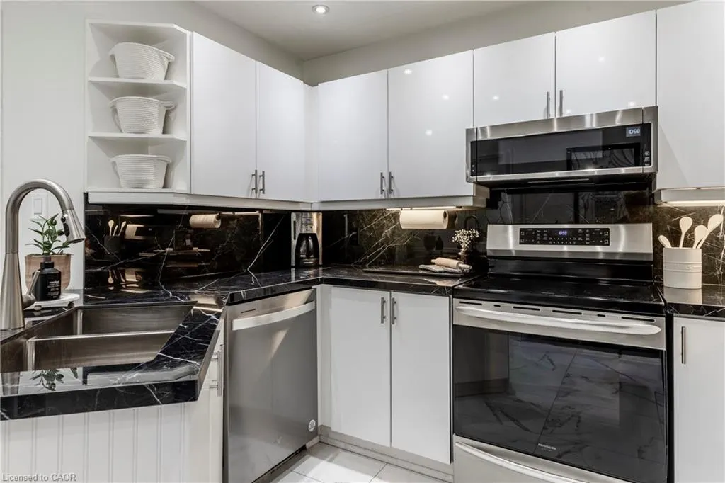 3220 New Street, #5
