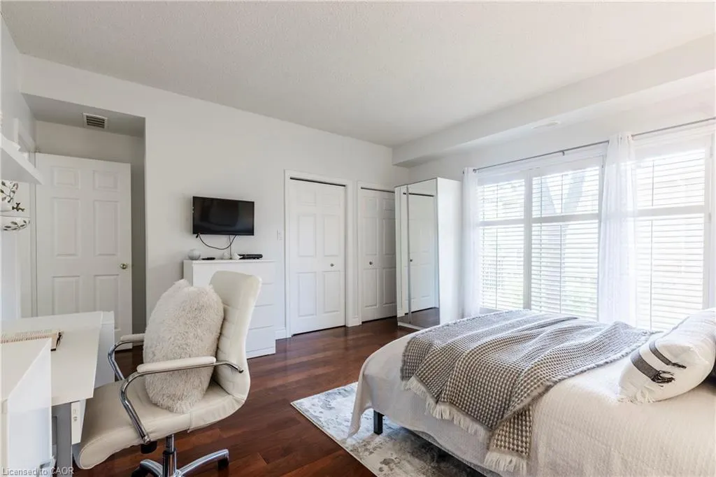 3220 New Street, #5