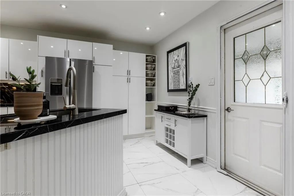 3220 New Street, #5
