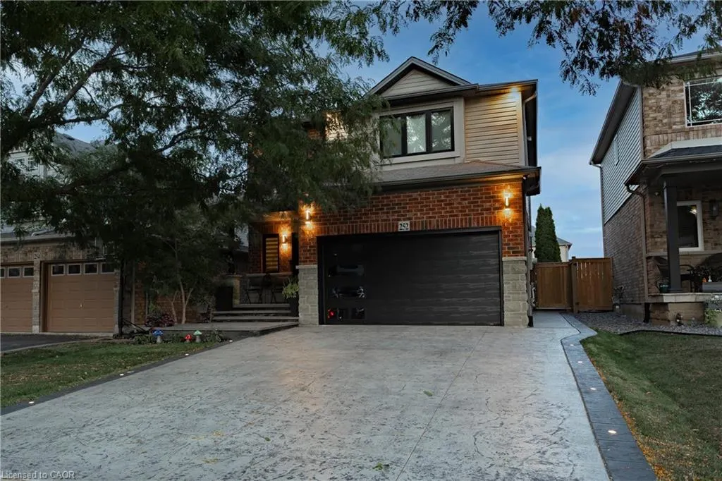 252 Upper Mount Albion Road