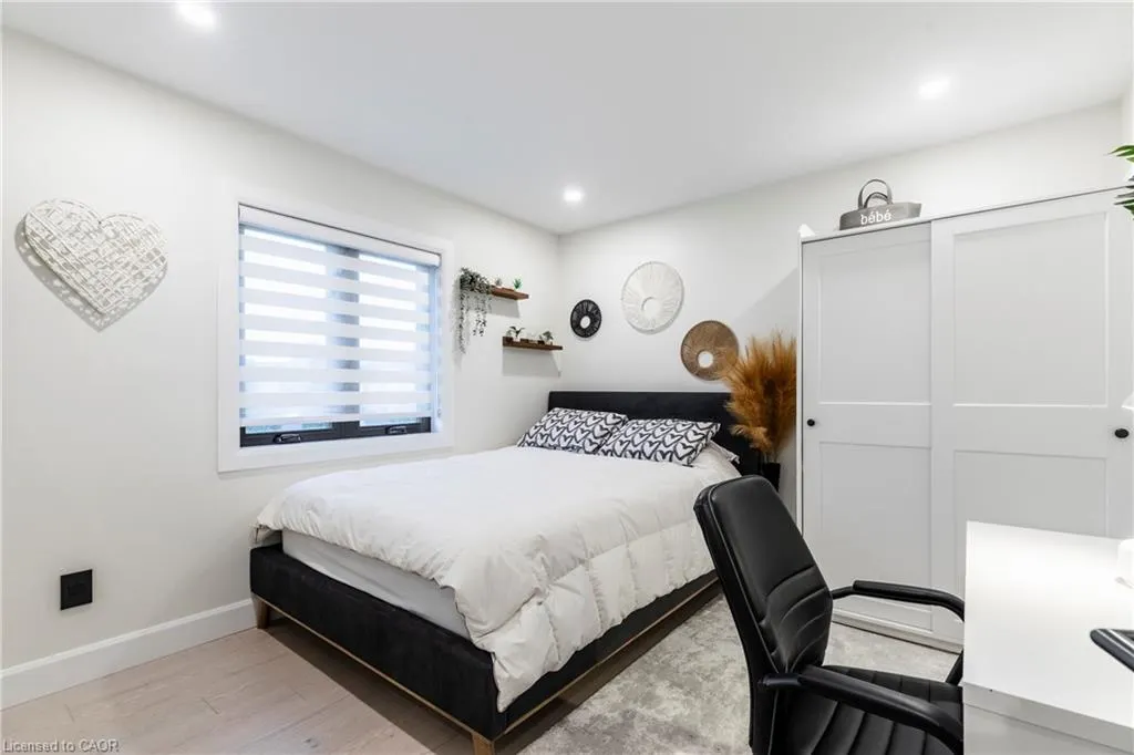 252 Upper Mount Albion Road