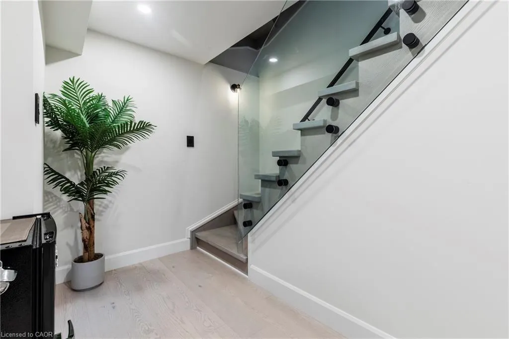 252 Upper Mount Albion Road