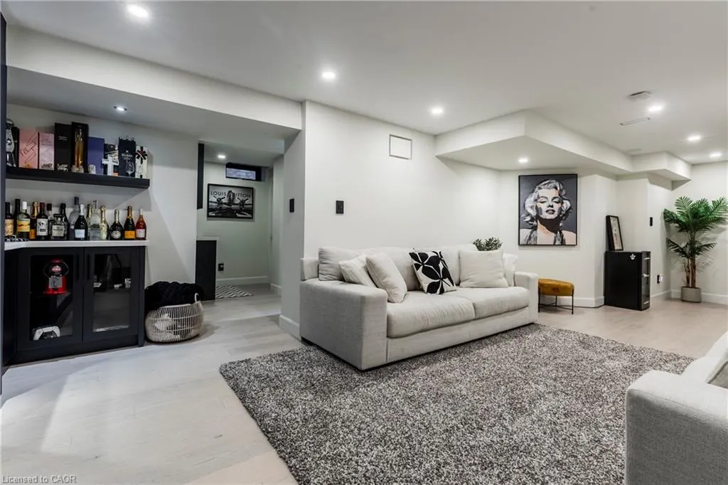 252 Upper Mount Albion Road