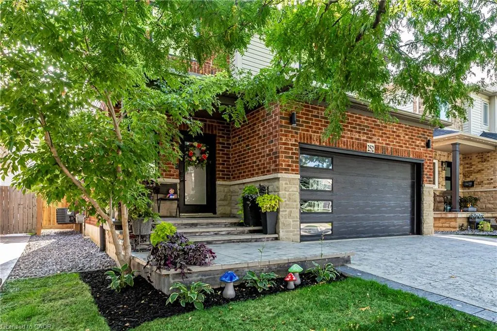 252 Upper Mount Albion Road