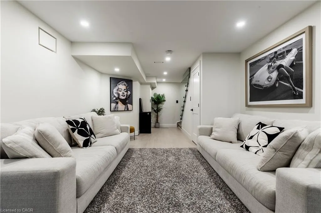 252 Upper Mount Albion Road