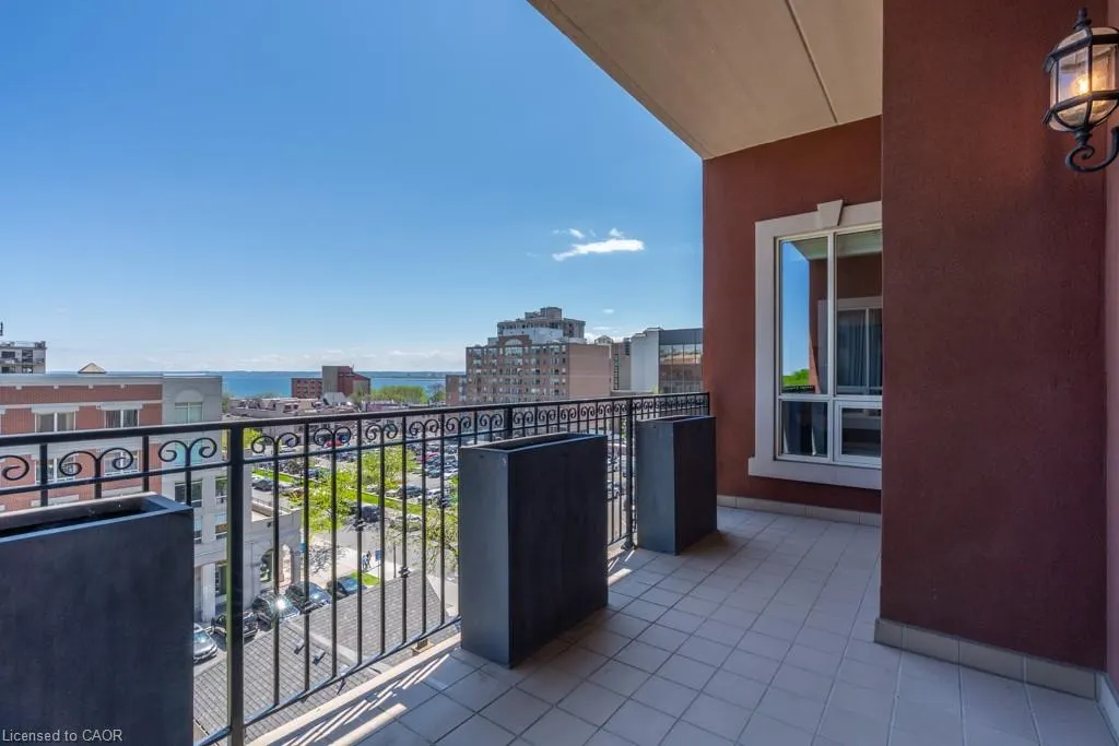 445 Elizabeth Street, #PH1