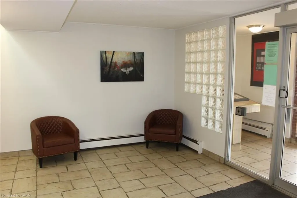 851 Queenston Road, #204