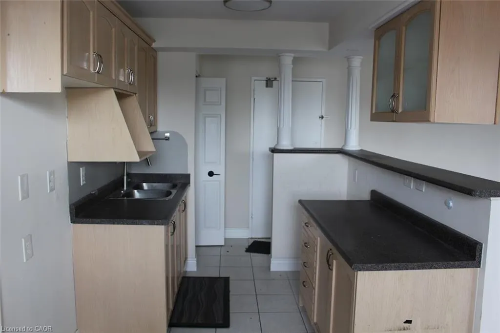 851 Queenston Road, #204